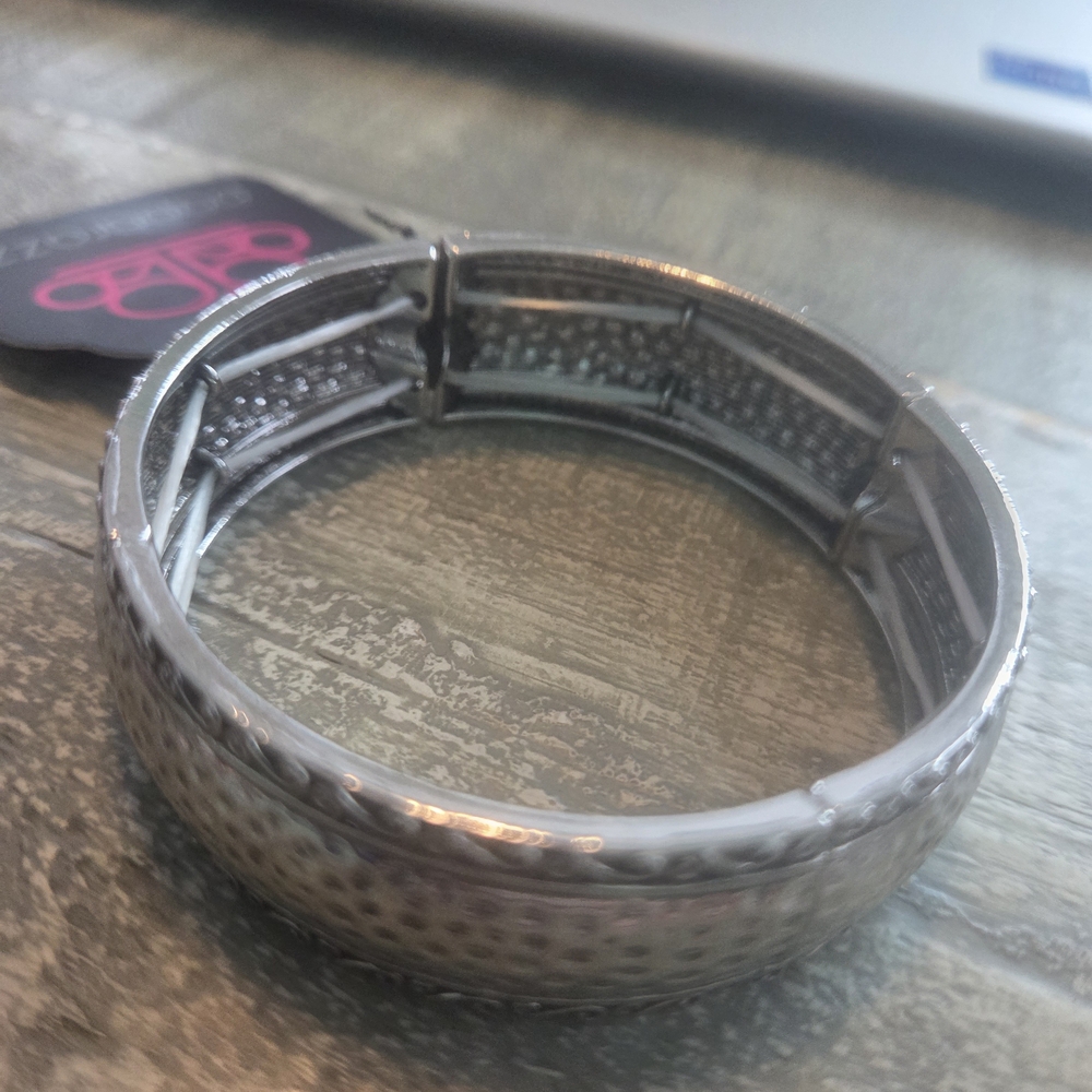 🌹#142 Paparazzi Textured Silver Bracelet